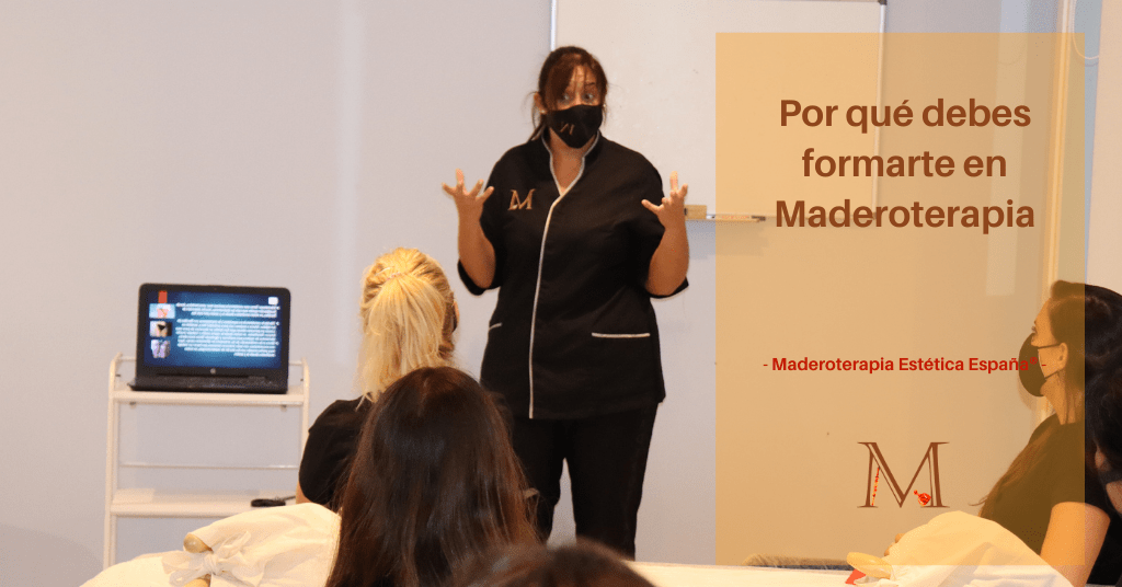 Dori López durante una de las formaciones en escuela de Maderoterapia Estética España ®